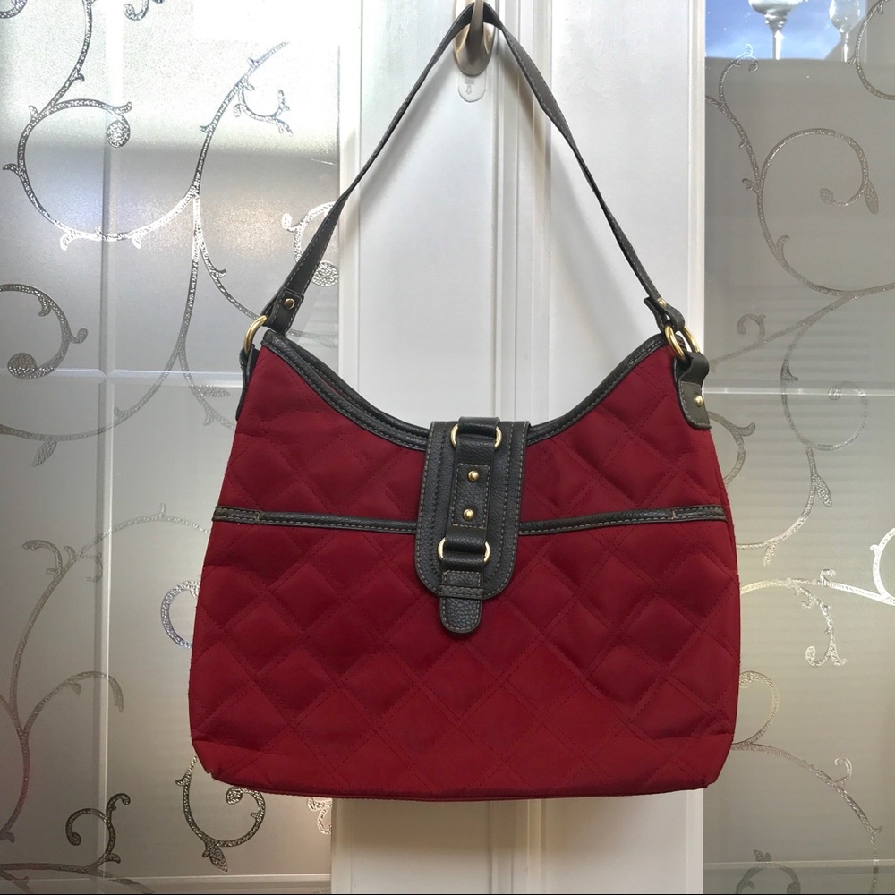RARELY WORN- Red quilt stitched Hobo styled bag